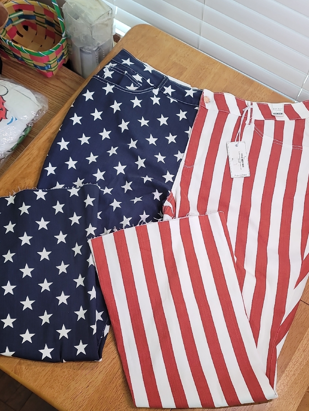 Judy Blue ☆ USA Flag Print ☆ Flare Jeans - High Waisted